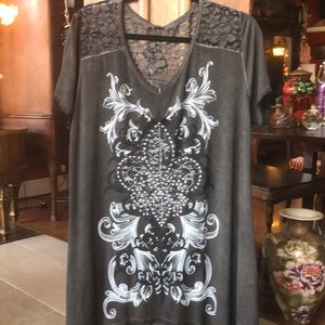 Short sleeve lace and cotton dress tee.